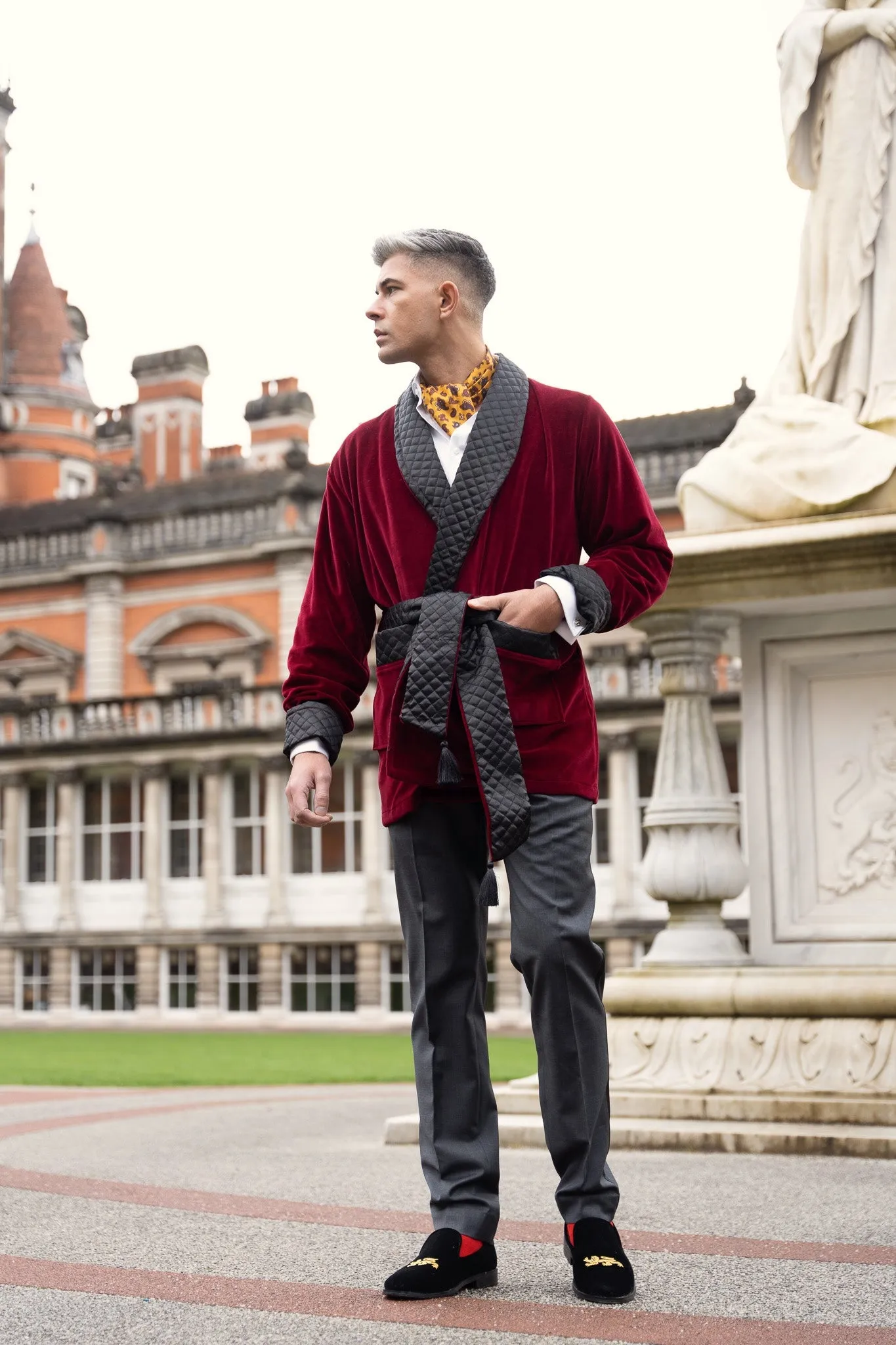 Belgravia Short Velvet Smoking Jacket in Burgundy