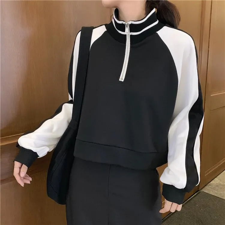 Egirl Clothing Black White Loose Cropped Sweatshirt