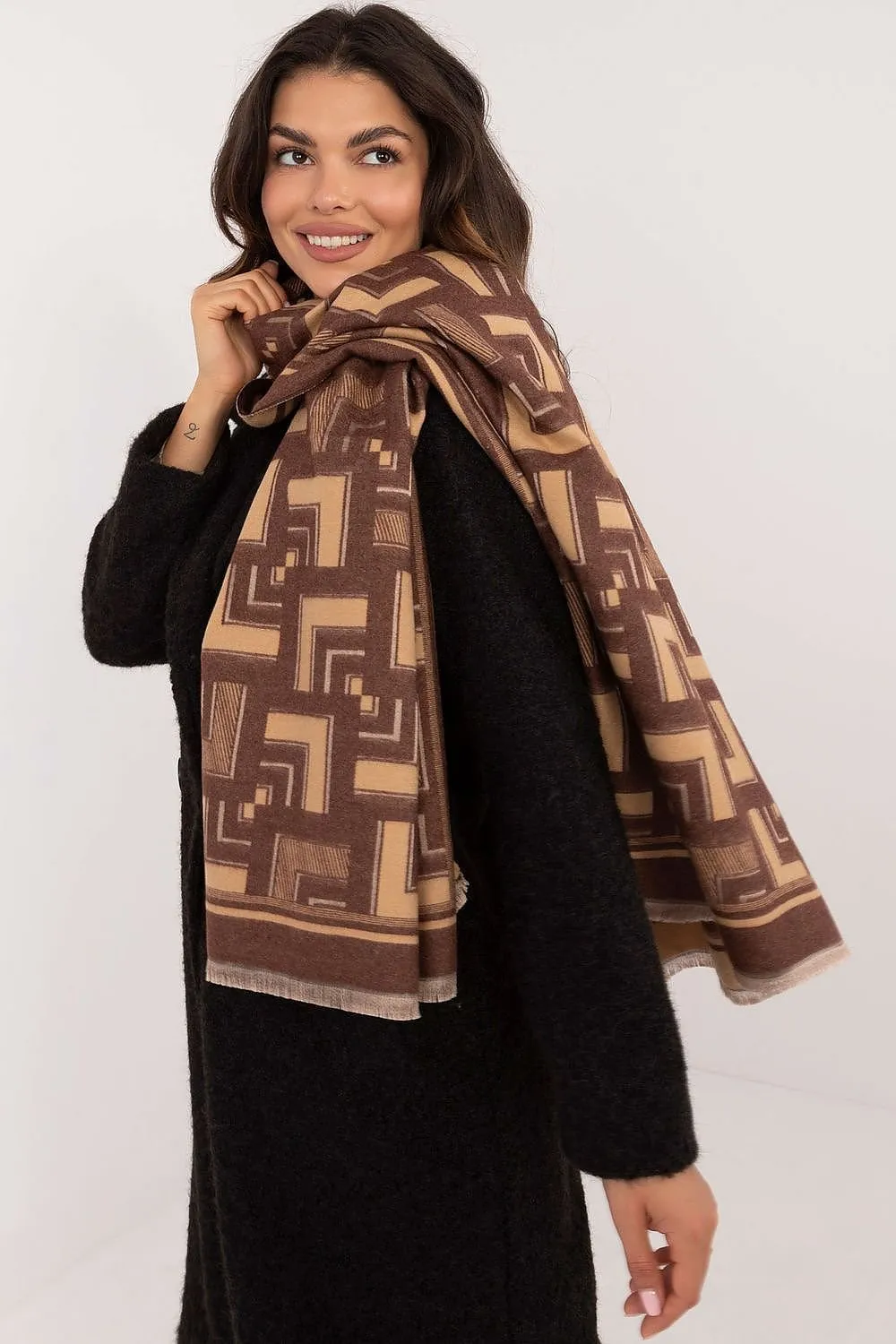 TEEK - Abstract Design Fringe Edge Scarf